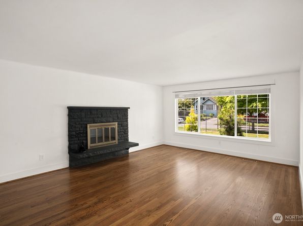 8826 10th Avenue SW, Seattle, WA 98106