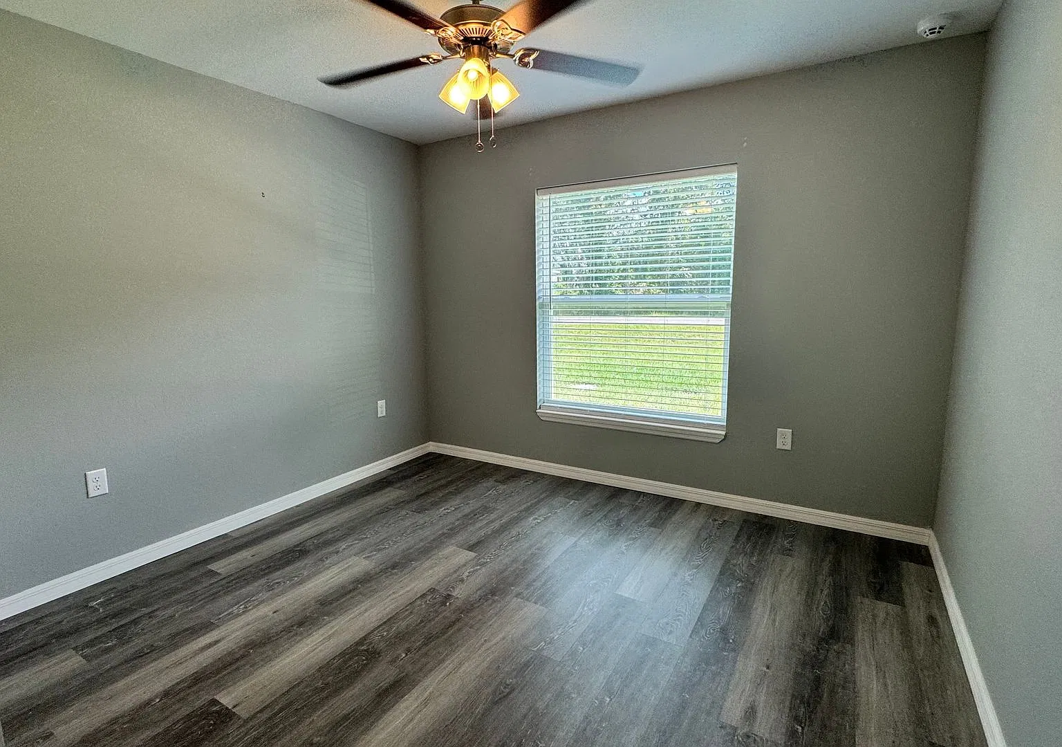 3-bedroom, 2-bath home in Ocklawaha, FL — Photo 3