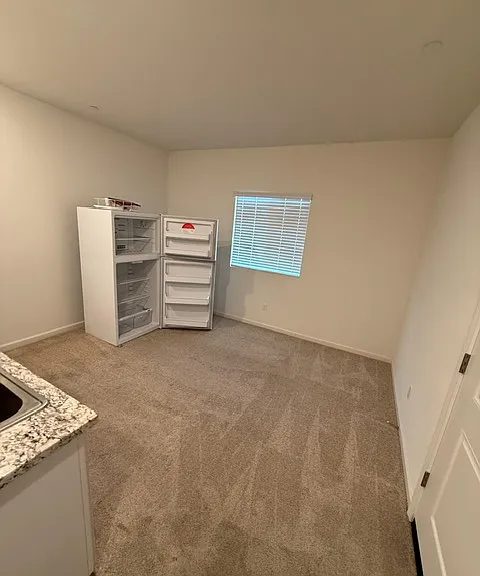 932 Derbyshire Ln — Photo 4