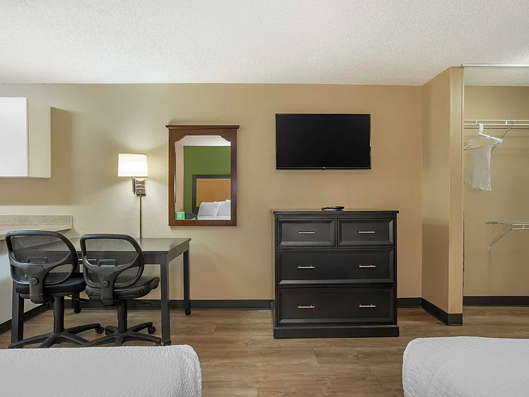 Studio Suite - 2 Full Beds