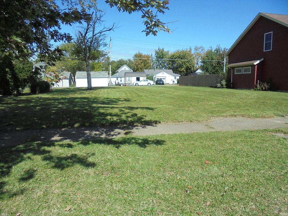 1st image of 526 W Main St
