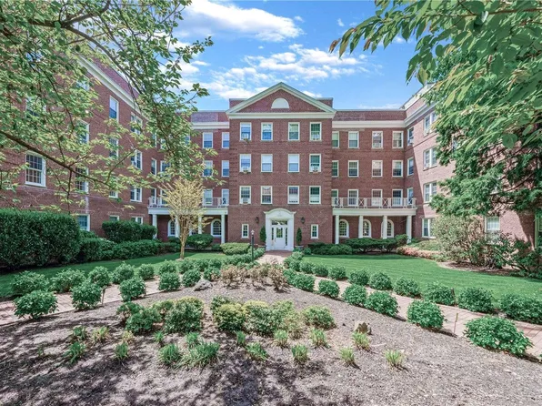 90 Knightsbridge Road #3N, Great Neck, NY 11021