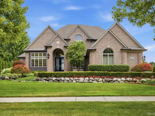 22440 Darcey Ct, Novi, MI 48374