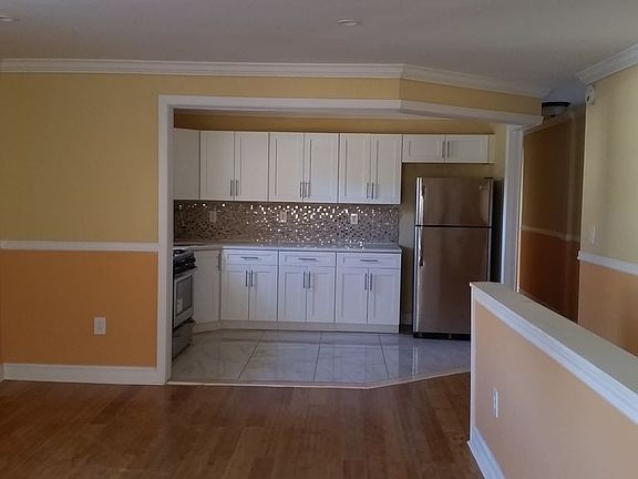 3rd image of 19104 Woodhull Ave