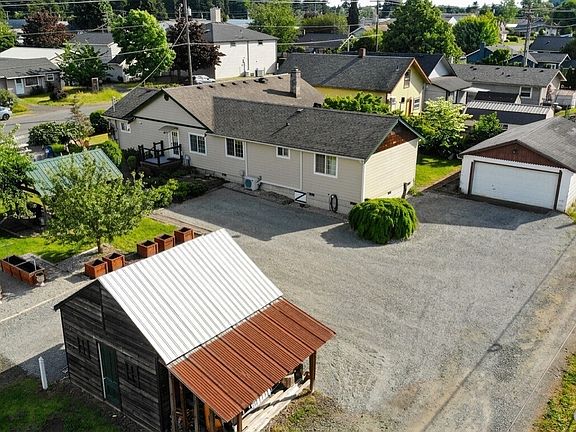5th image of 260 Lincoln Avenue E