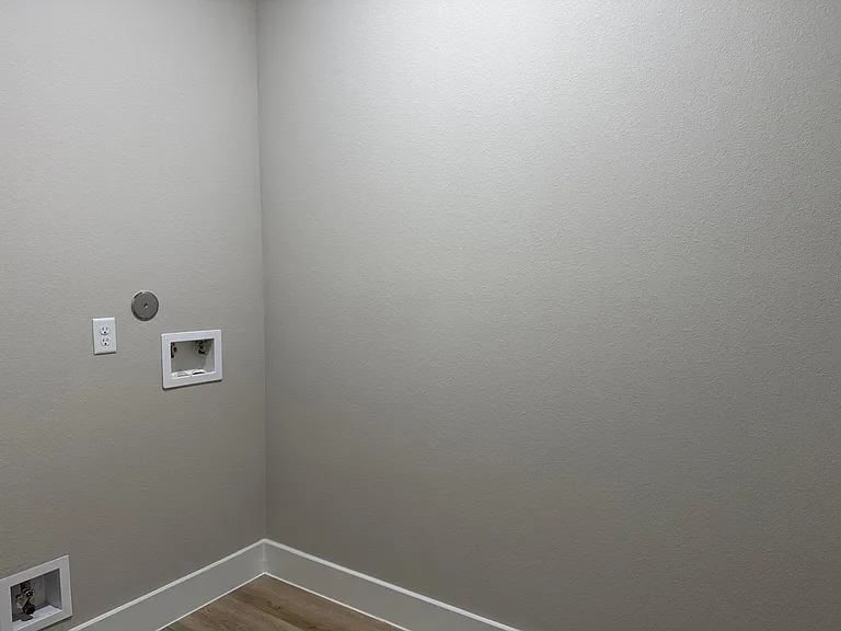 2615 Liguria Ln — Photo 10