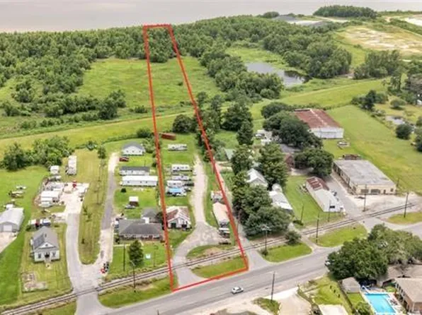 1800 E Saint Bernard Hwy, Chalmette, LA 70043