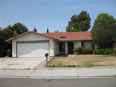 1st image of 931 Plantation Ct