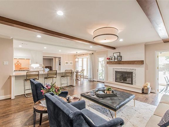 2nd image of 2406 Skyview Dr