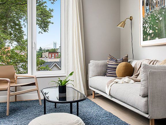 4th image of 30-77 Vernon Blvd #512W