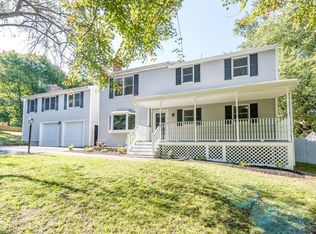 1 Briscoe Rd, Groveland, MA 01834