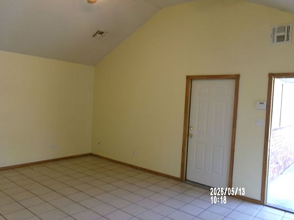 3rd image of 1403 NW Dearborn Ave APT B