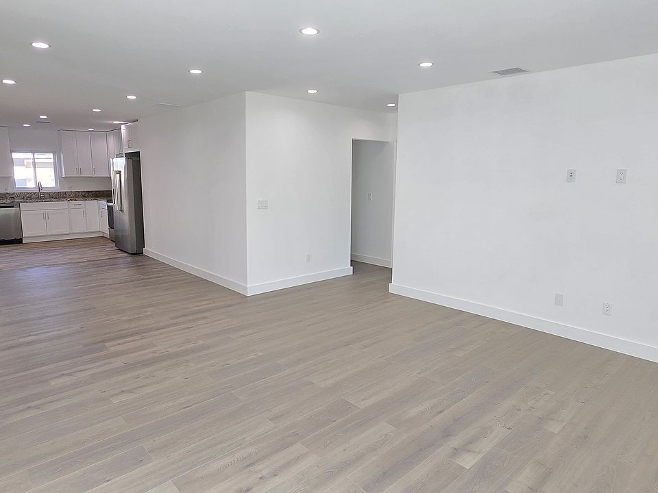 Living Room/Dining Room/Kitchen