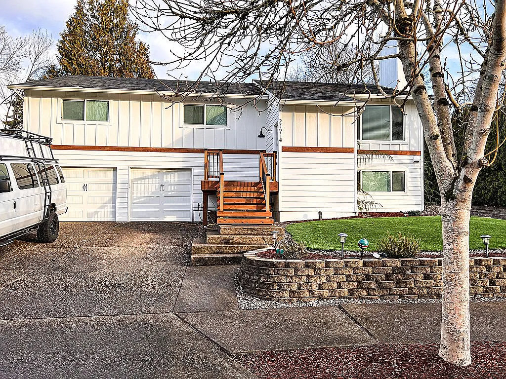 21914 SW Mandan Ct photo 1