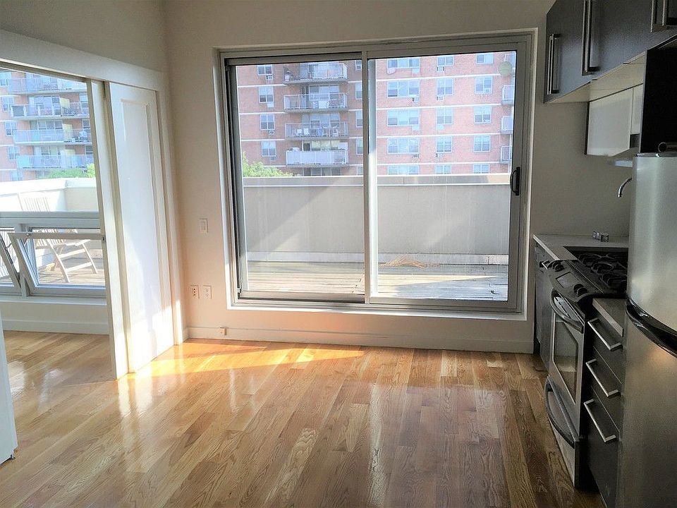 1st image of 25 Montrose Ave APT 603