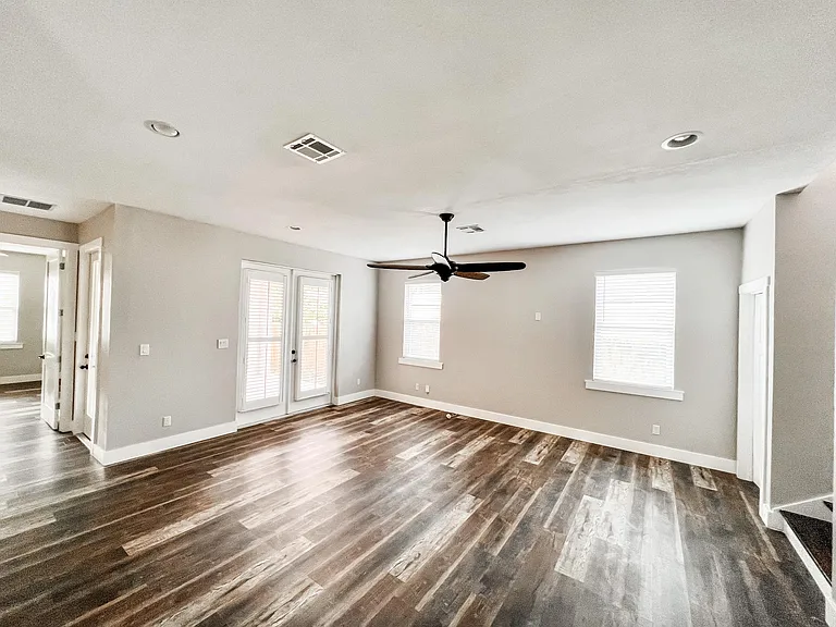 2830 S Brown Ave — Photo 7