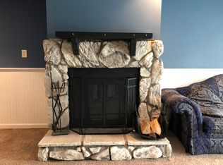 2105 Shaker Dr, Valparaiso, IN 46383