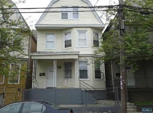 218 S 10th St, Newark, NJ 07107