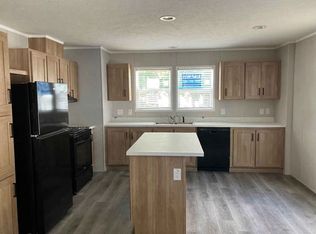 1146 E Park Dr #1146, Brookfield, OH 44403