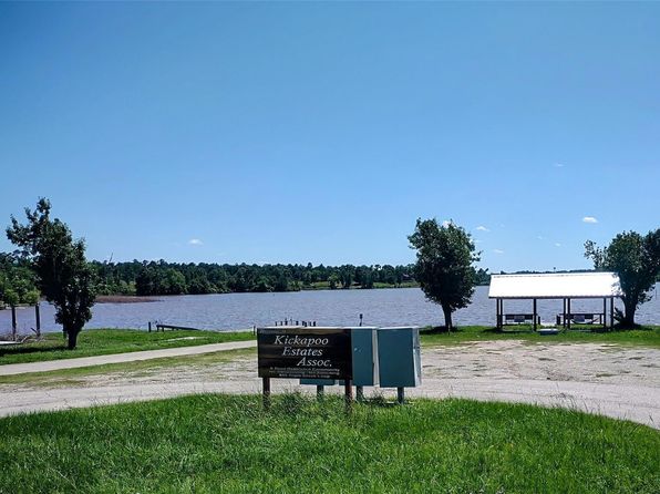 311 White Bass Ln, Livingston, TX 77351