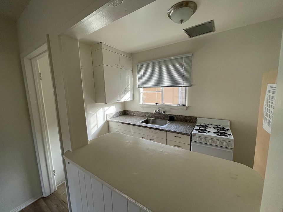1st image of 302 N Louise St #8