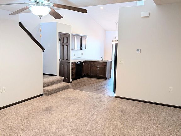 4th image of 804 E El Dorado Ct