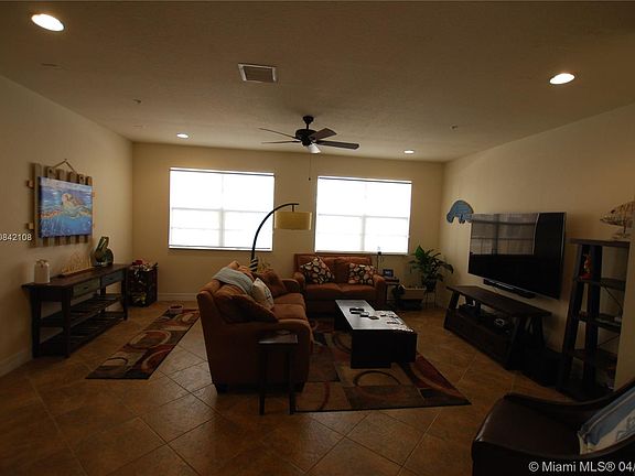 2nd image of 132 Harbors Way #132