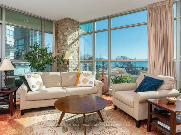 5 Marine Parade Dr #323, Toronto, ON M8V 4B4