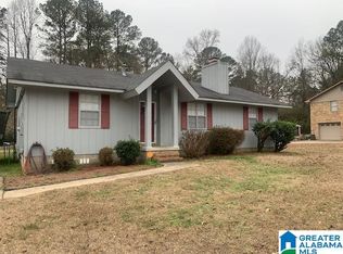 8520 Woodview Ln, Bessemer, AL 35023