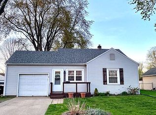 1011 E Adams St, Washington, IL 61571