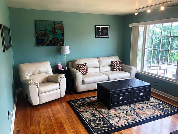 5th image of 3010 Creekwood Dr
