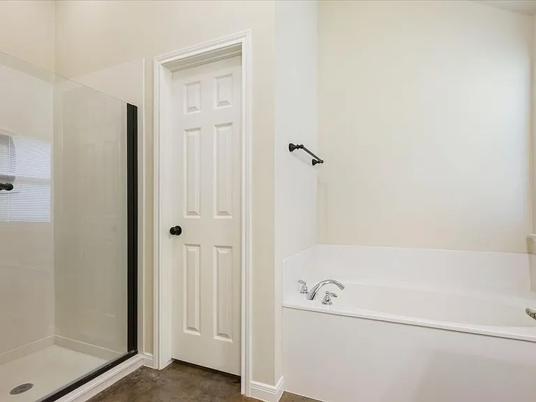 621 Monticello Cir — Photo 19