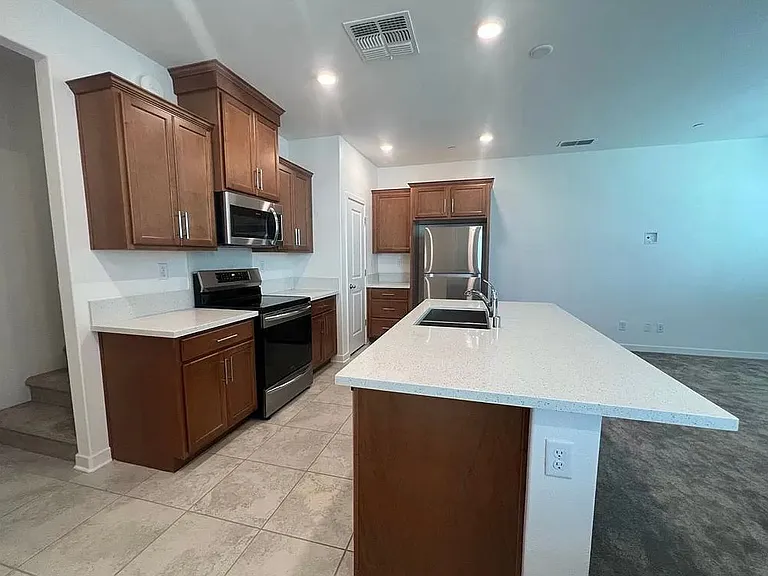 5301 E Commerce Way #43101 — Photo 4
