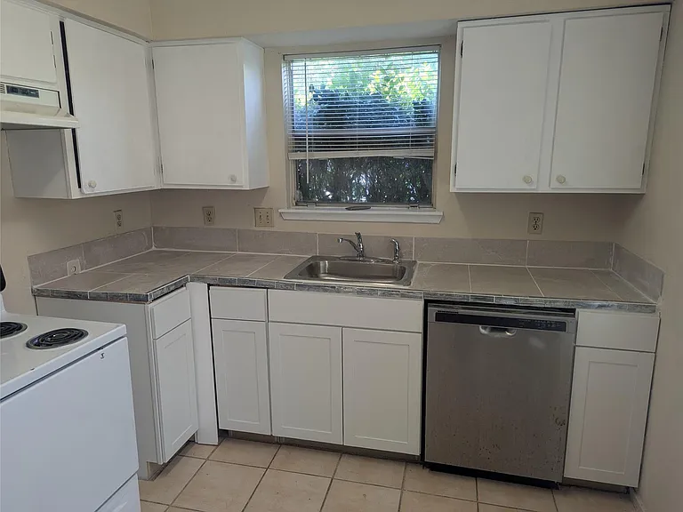 7610 Lemma Dr — Photo 36