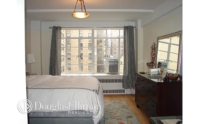 Rented by Douglas Elliman | media 16