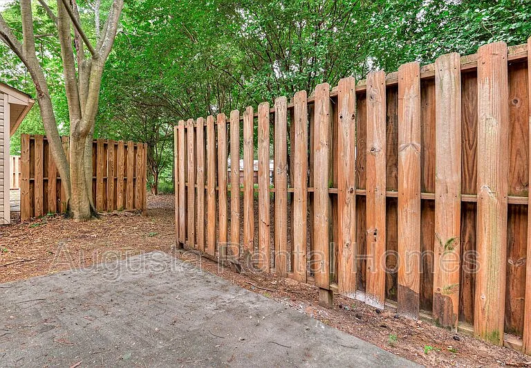 111 Kelly Dr SW — Photo 30