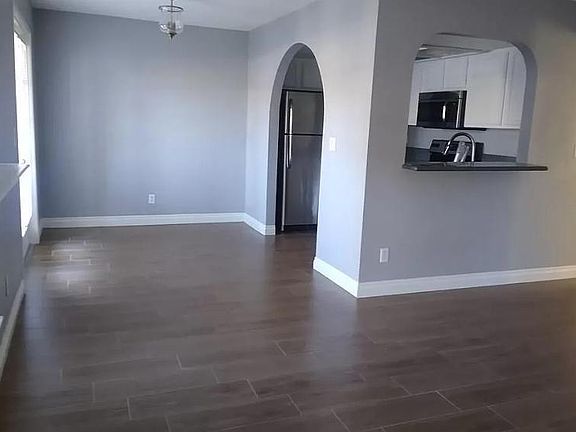 5th image of 6153 W Oakey Blvd APT B