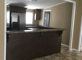 879 Max Deen Dr, Baxley, GA 31513