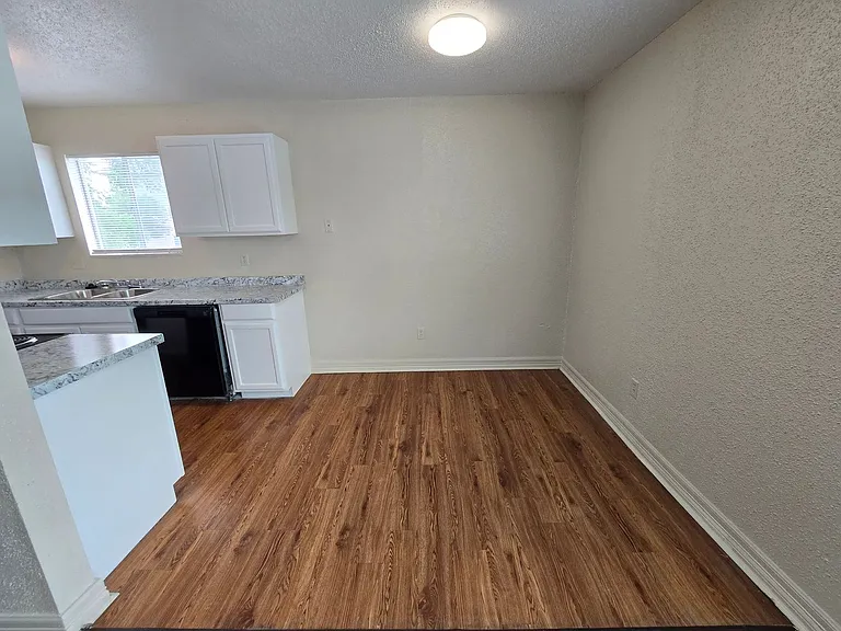 4200D Boyett St — Photo 4