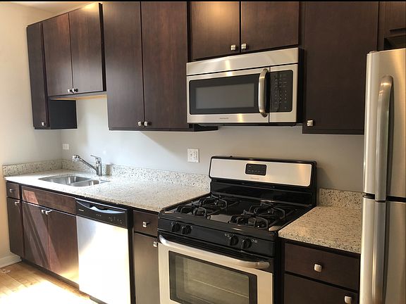 3rd image of 6704 N Artesian Ave