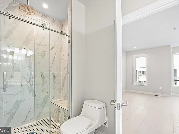 2520 Elvans Rd SE — Photo 5