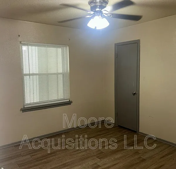 1437 S Rusk St — Photo 8