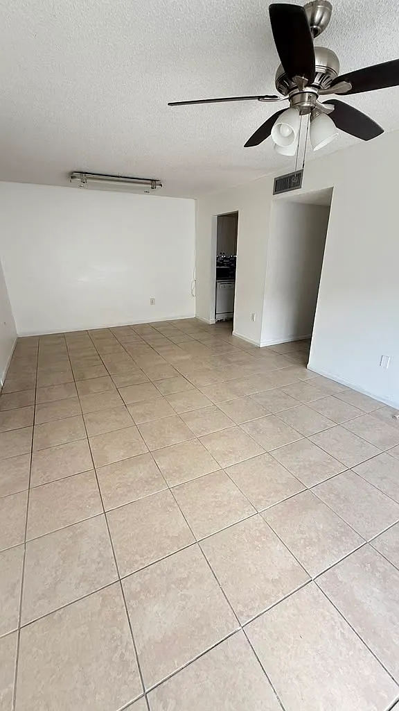 2 bed, 784 sqft, $2,150 — Photo 4