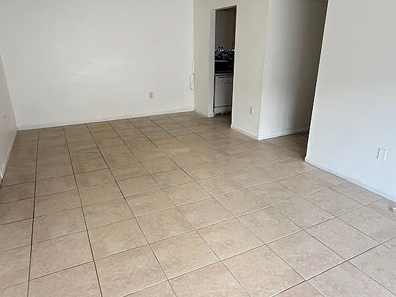 4th image of 7411 SW 152nd Ave APT 207