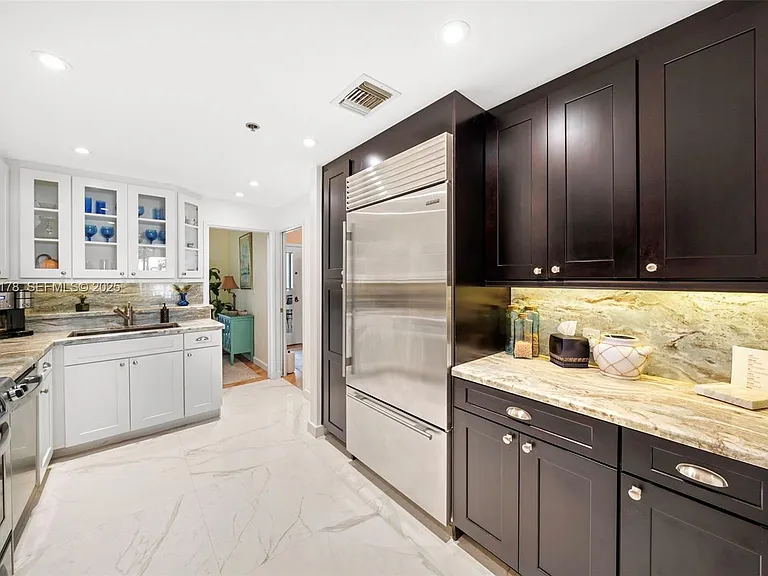 2332 Fisher Island Dr #4302 — Photo 27