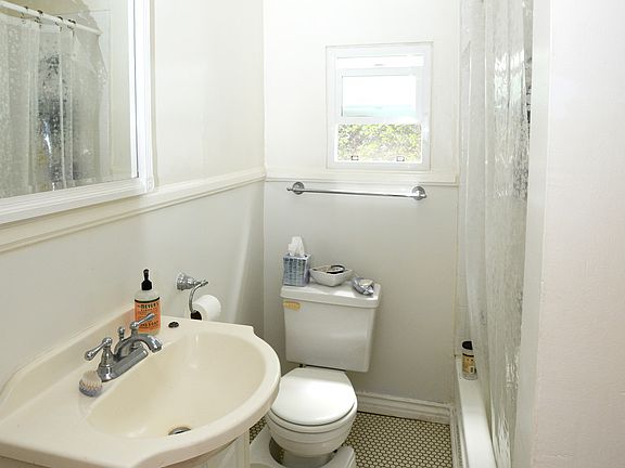 5th image of 658 San Juan Ave #A