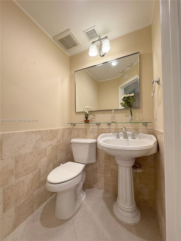 610 Misty Oaks Ln, photo 5