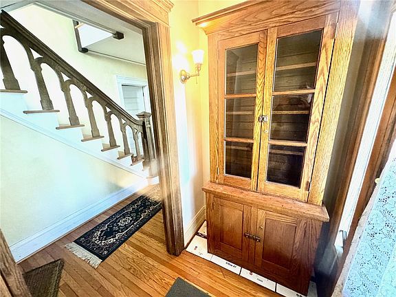 4th image of 44 Colby St