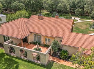 166 Post Oak Bnd, Inez, TX 77968