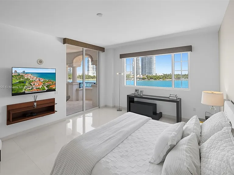 7141 Fisher Island Dr #7141 — Photo 17